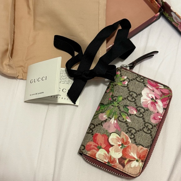 GG Supreme Monogram Blooms Zip Around Card Case Wallet AUTHENTIC - Picture 7 of 7